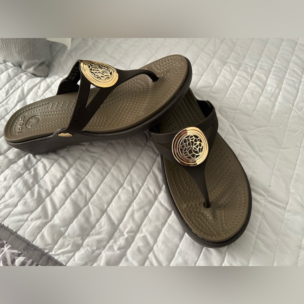 Croc sandals euc